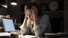 Stress chronique : les symptômes à repérer avant l’épuisement