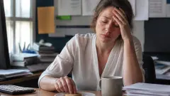 Sucre et fatigue : comment éviter le coup de barre dans la journée