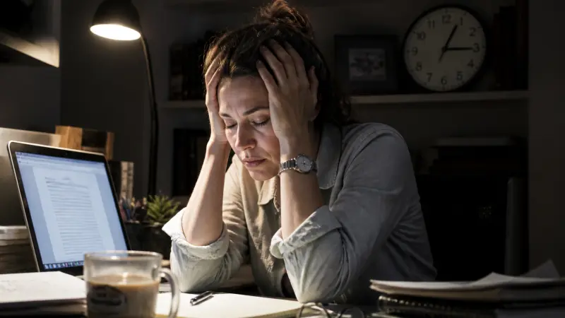 Stress chronique : les symptômes à repérer avant l’épuisement